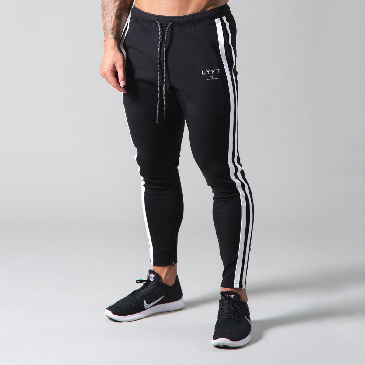 Men's fitness sweatpants for workouts